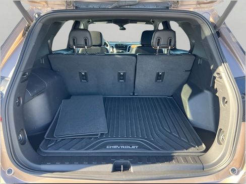 Used 2018 Chevrolet Equinox Premier image 30