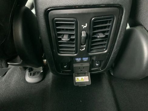 Certified 2024 Dodge Durango GT image 19