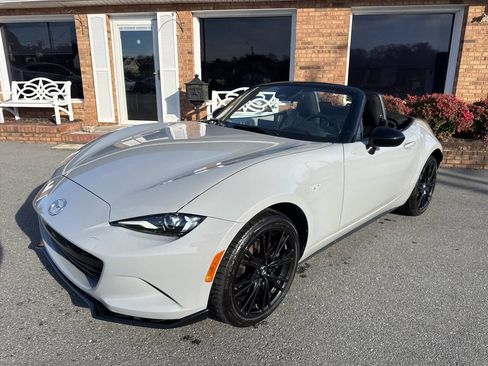 Used 2024 MAZDA MX-5 Miata Club image 4