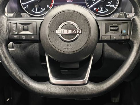 Used 2024 Nissan Rogue SV AWD/4WD image 5