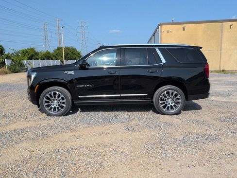 New 2026 GMC Yukon Denali w/ Denali Reserve Package AWD/4WD image 2