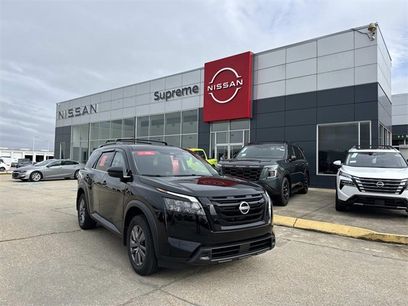 Certified 2025 Nissan Pathfinder SV w/ Black Appearance Package