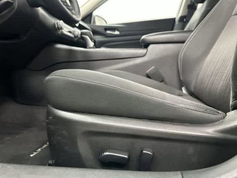 Used 2025 Nissan Altima 2.5 SV image 26
