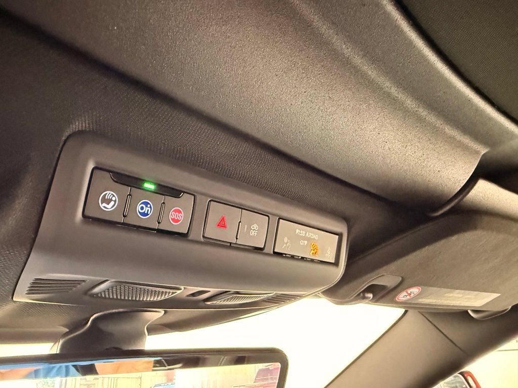 Used 2020 Chevrolet Corvette Stingray Preferred Cpe w/ 2LT Preferred Equipment Group RWD image 46