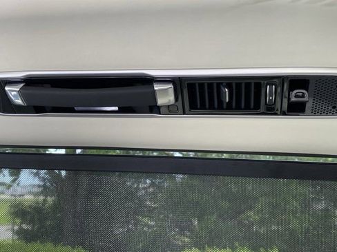 Used 2025 Land Rover Range Rover Long Wheelbase Autobiography AWD/4WD image 27
