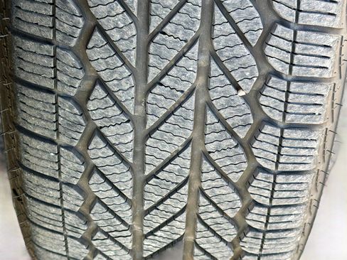 Used 2022 Toyota Venza XLE image 38