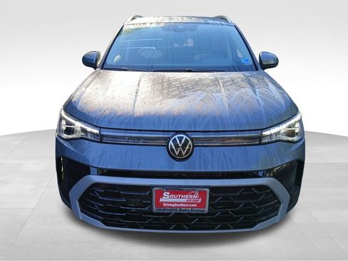New 2026 Volkswagen Taos SEL AWD/4WD image 8