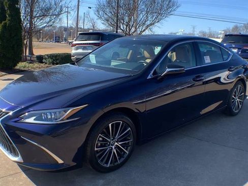 Certified 2025 Lexus ES 350 w/ Premium Package image 4