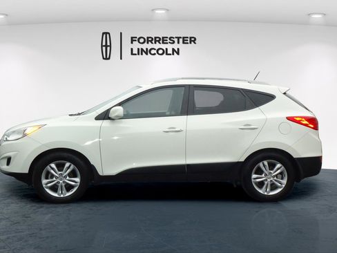 Used 2011 Hyundai Tucson GLS image 6