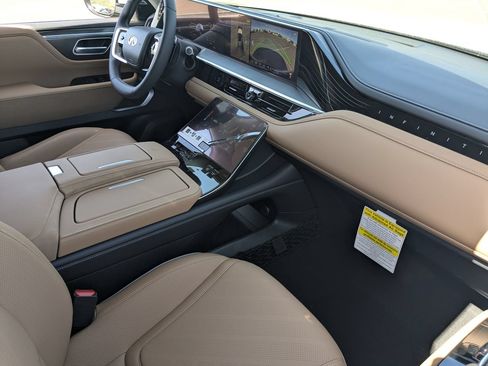 Used 2026 INFINITI QX80 Luxe RWD image 30