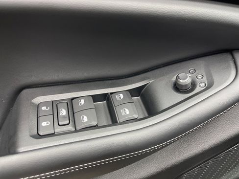 New 2025 Jeep Grand Cherokee Altitude image 7