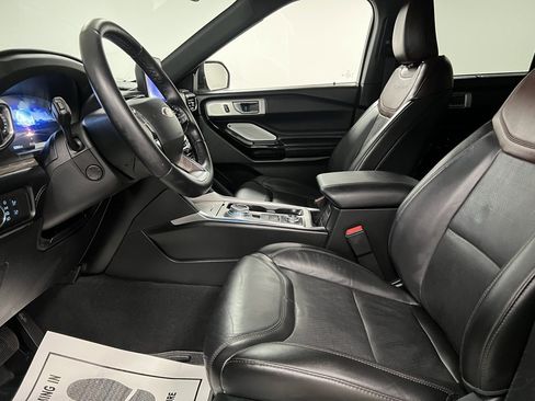 Used 2022 Ford Explorer Platinum w/ Equipment Group 601A image 24