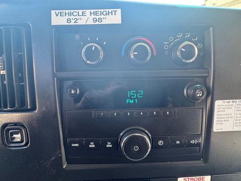 Used 2013 Chevrolet Express 2500 RWD image 35