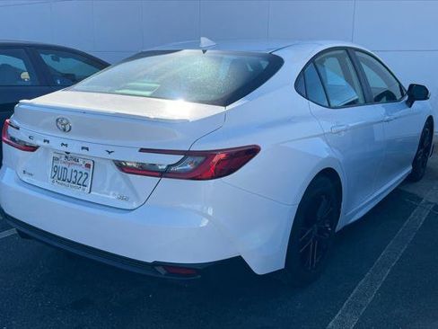 Certified 2025 Toyota Camry SE w/ Convenience Package FWD image 4