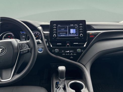 Used 2024 Toyota Camry LE image 10