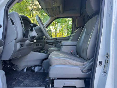 Used 2020 Nissan NV 2500 SV RWD image 8