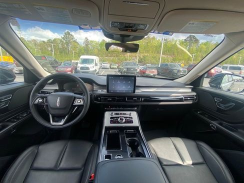 Used 2023 Lincoln Aviator AWD w/ Premium Package image 24