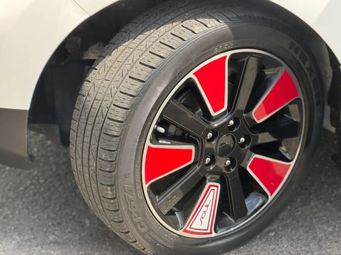 Used 2018 Kia Soul + FWD image 14