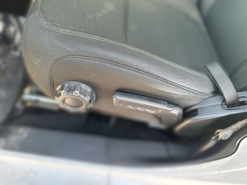 Used 2021 Jeep Wrangler Unlimited Sahara image 14