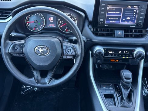 Used 2022 Toyota RAV4 LE image 15