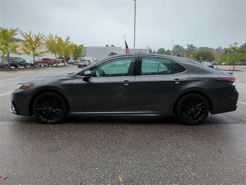 Used 2023 Toyota Camry XSE image 7