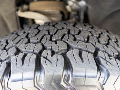 Used 2022 GMC Yukon XL AT4 w/ AT4 Premium Plus Package image 34