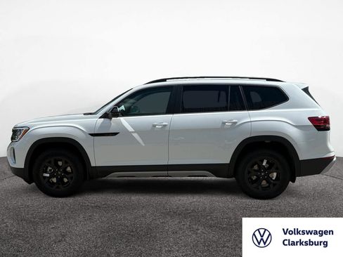 New 2026 Volkswagen Atlas Peak Edition image 2