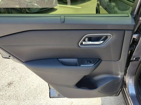New 2026 Nissan Rogue Platinum AWD/4WD image 9