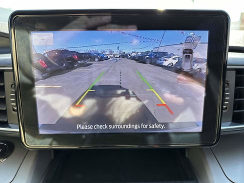 Certified 2022 Ford Explorer XLT w/ Equipment Group 202A image 23