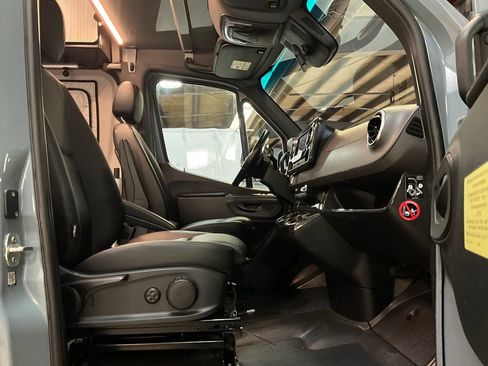 Used 2022 Mercedes-Benz Sprinter 2500 image 26