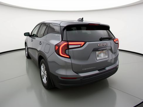 Used 2024 GMC Terrain SLE FWD image 6