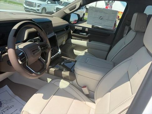 New 2026 GMC Yukon Denali w/ Advanced Technology Package AWD/4WD image 17