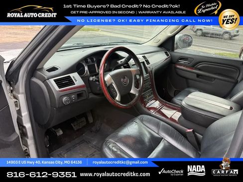 Used 2011 Cadillac Escalade ESV Luxury AWD/4WD image 9