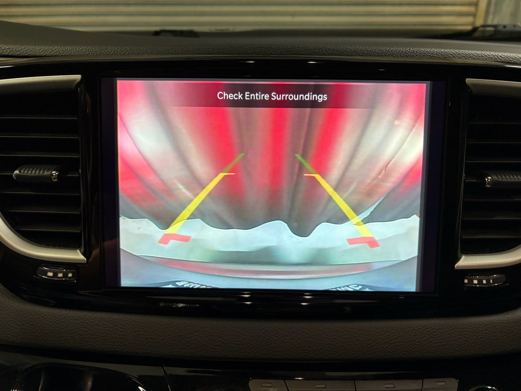 Used 2024 Chrysler Pacifica Touring-L FWD image 11