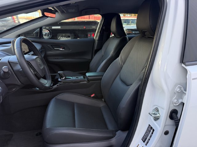 Used 2025 Toyota Prius FWD image 25