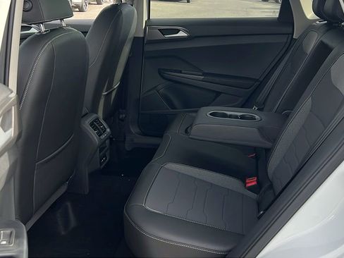 New 2026 Volkswagen Taos SE image 14