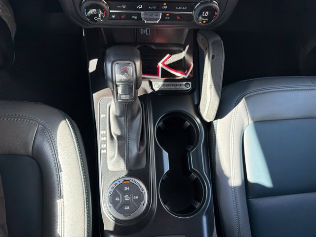 Used 2024 Ford Bronco Outer Banks AWD/4WD image 27