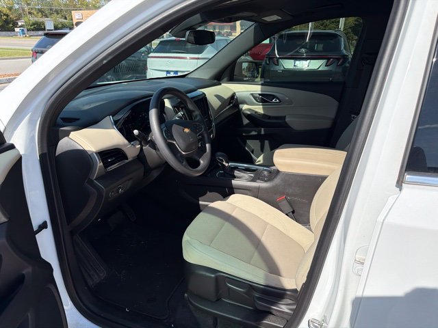 Used 2022 Chevrolet Traverse LS FWD image 11