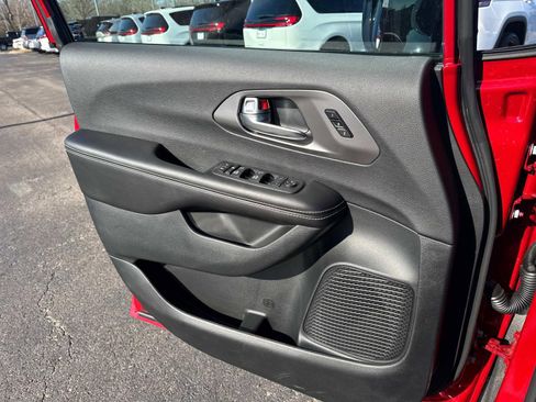 New 2026 Chrysler Pacifica Select w/ S Appearance Package FWD image 22