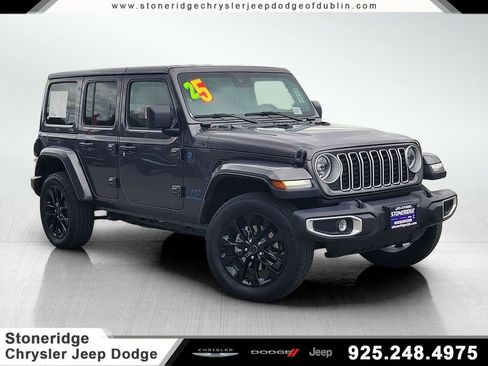 Used 2025 Jeep Wrangler Unlimited Sahara w/ Safety Group AWD/4WD image 1