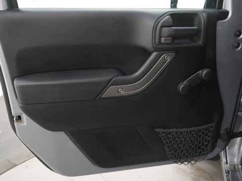 Used 2013 Jeep Wrangler Unlimited Sport image 20