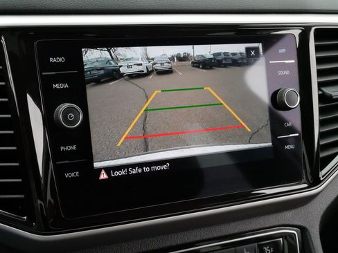 Certified 2023 Volkswagen Atlas SE w/ Panoramic Sunroof Package AWD/4WD image 29