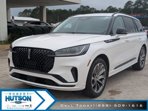 New 2026 Lincoln Aviator 2WD w/ Jet Appearance Package image 2
