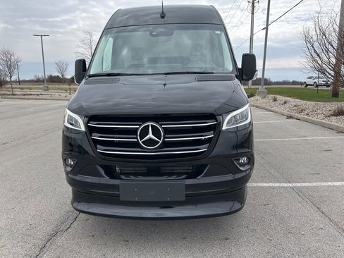 Used 2023 Mercedes-Benz Sprinter 3500 image 4
