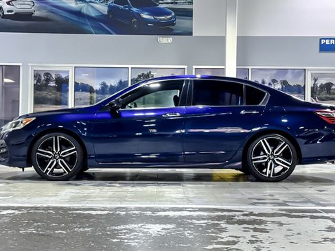 Used 2016 Honda Accord Sport image 2
