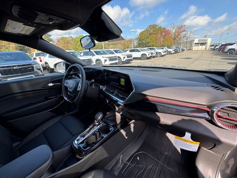 New 2026 Chevrolet Trax RS w/ Sunroof Package image 15