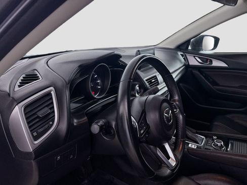 Used 2018 MAZDA MAZDA3 Touring image 23