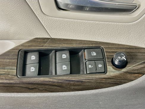 Used 2020 Toyota Sienna XLE FWD image 24
