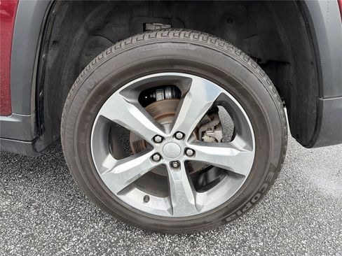 Used 2024 Jeep Grand Cherokee Limited w/ Luxury Tech Group II AWD/4WD image 19