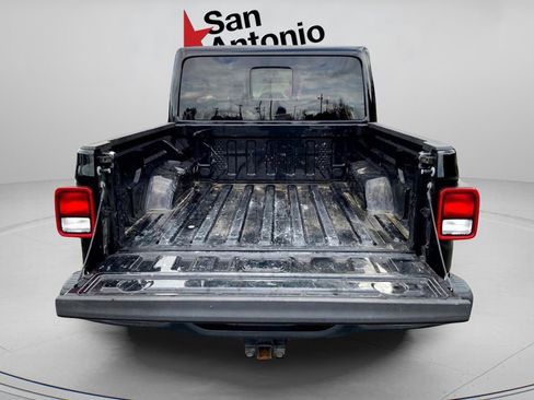 Used 2022 Jeep Gladiator Rubicon w/ Trailer Tow Package image 37